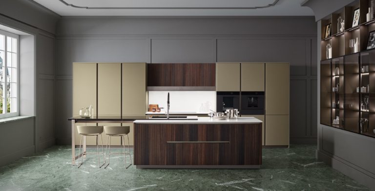 Veneta Cucine: LOUNGE Canneté Rovere Scuro, Vetro Opaco Verde Militare